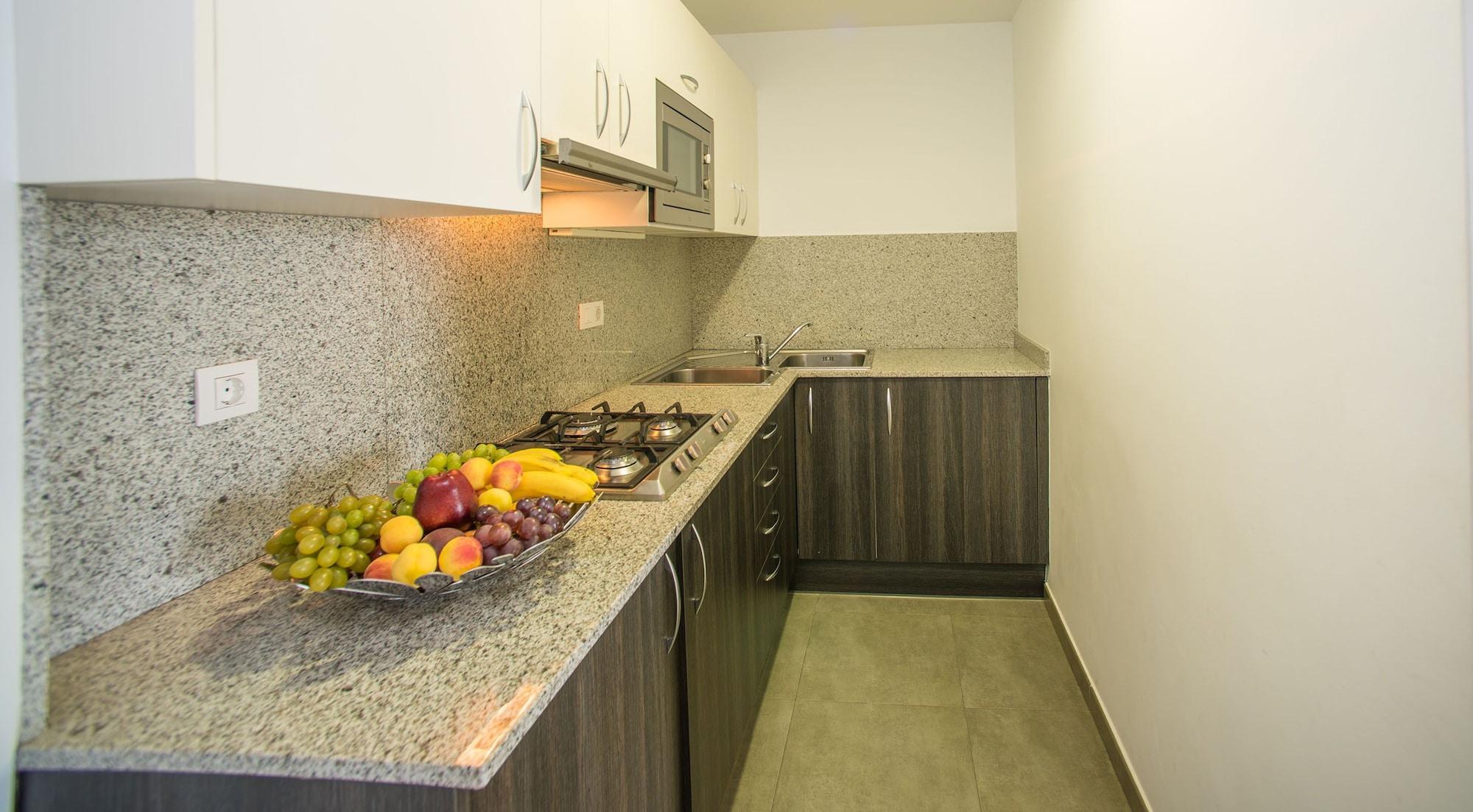 Ona Living Barcelona Aparthotel L'Hospitalet de Llobregat Exterior foto